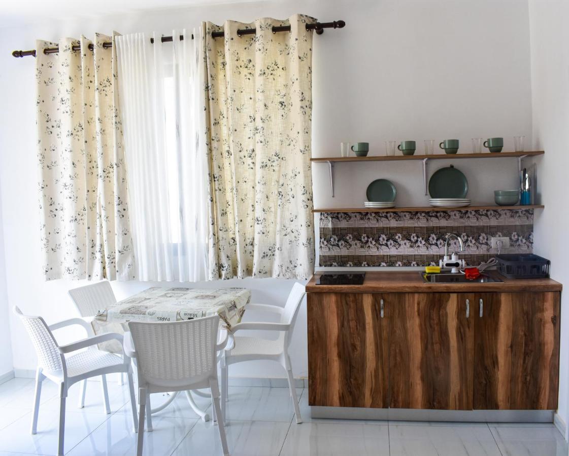 Troi Beach House Vlorë Esterno foto