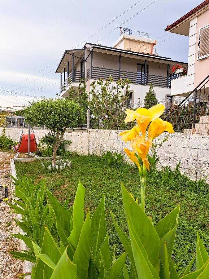 Troi Beach House Vlorë Esterno foto